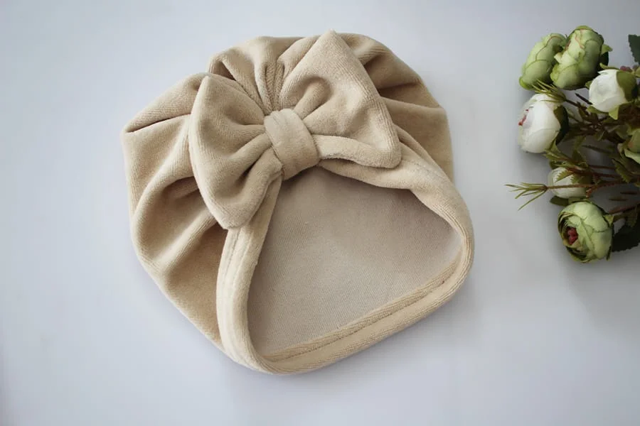 Czapka turban welur jasny beż kokarda wiosna/jesień 