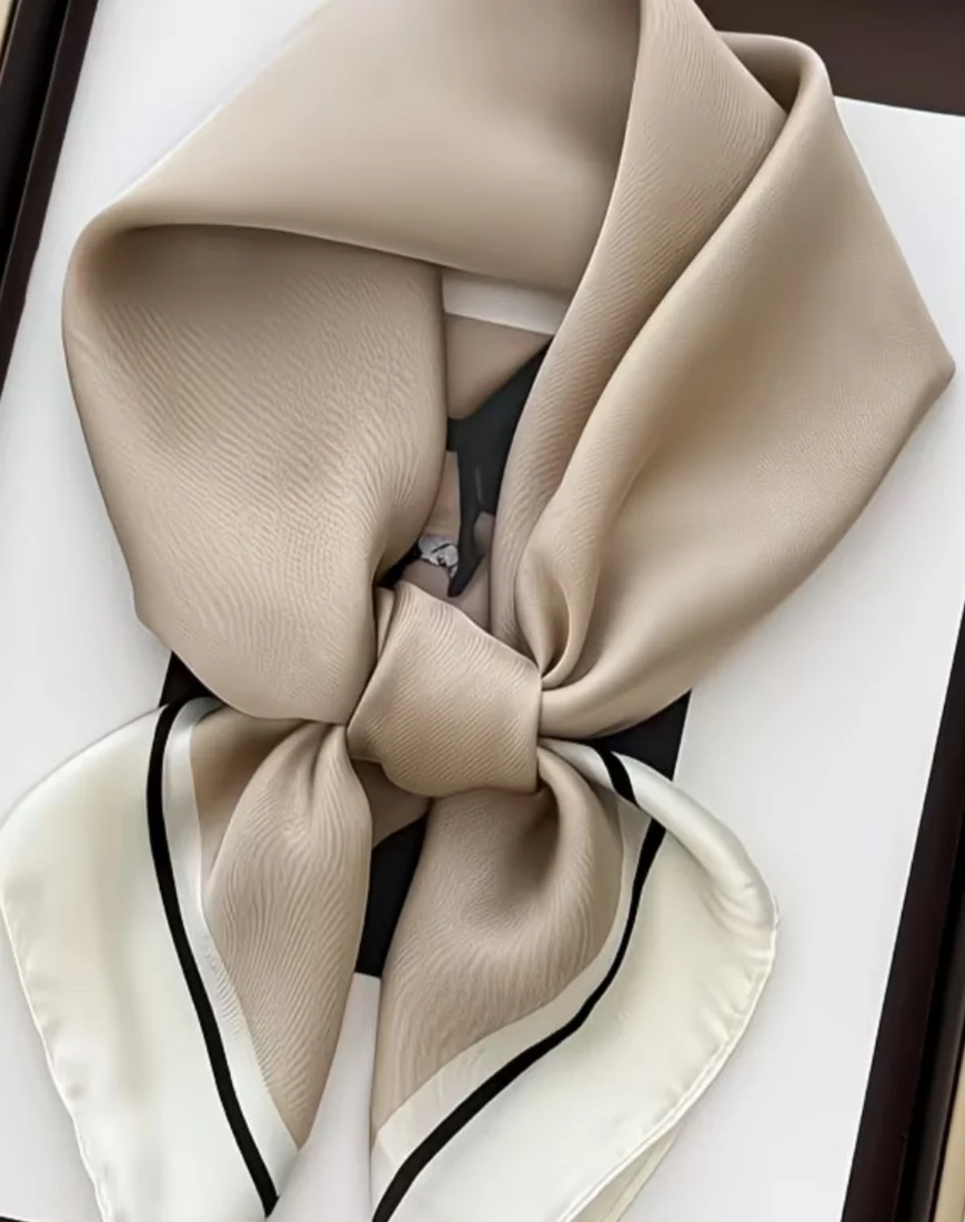 Apaszka duża satynowa ok 70x70 pasy beż