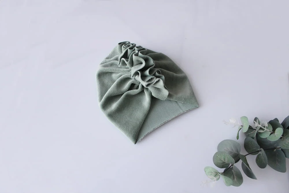 Czapka turban welur brudna mięta