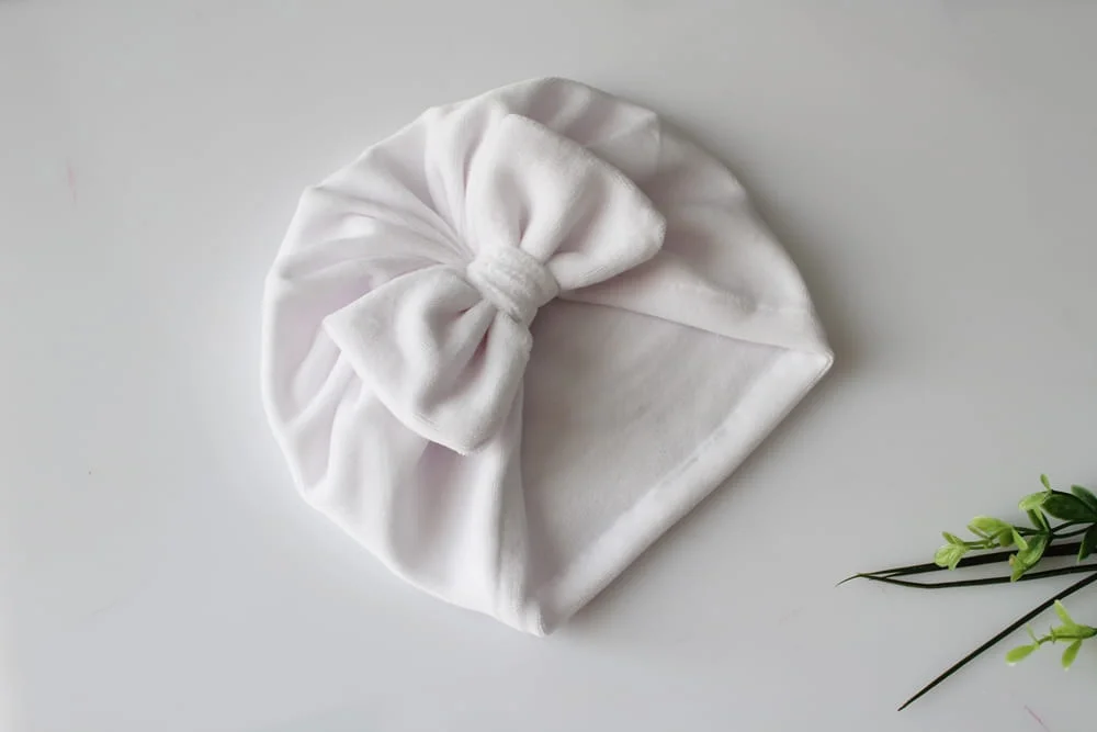 Czapka turban welur biały kokarda wiosna jesień